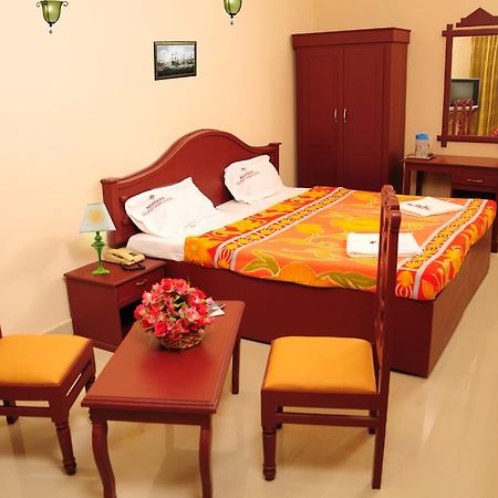 Hotel Nuhman Kondotty Extérieur photo