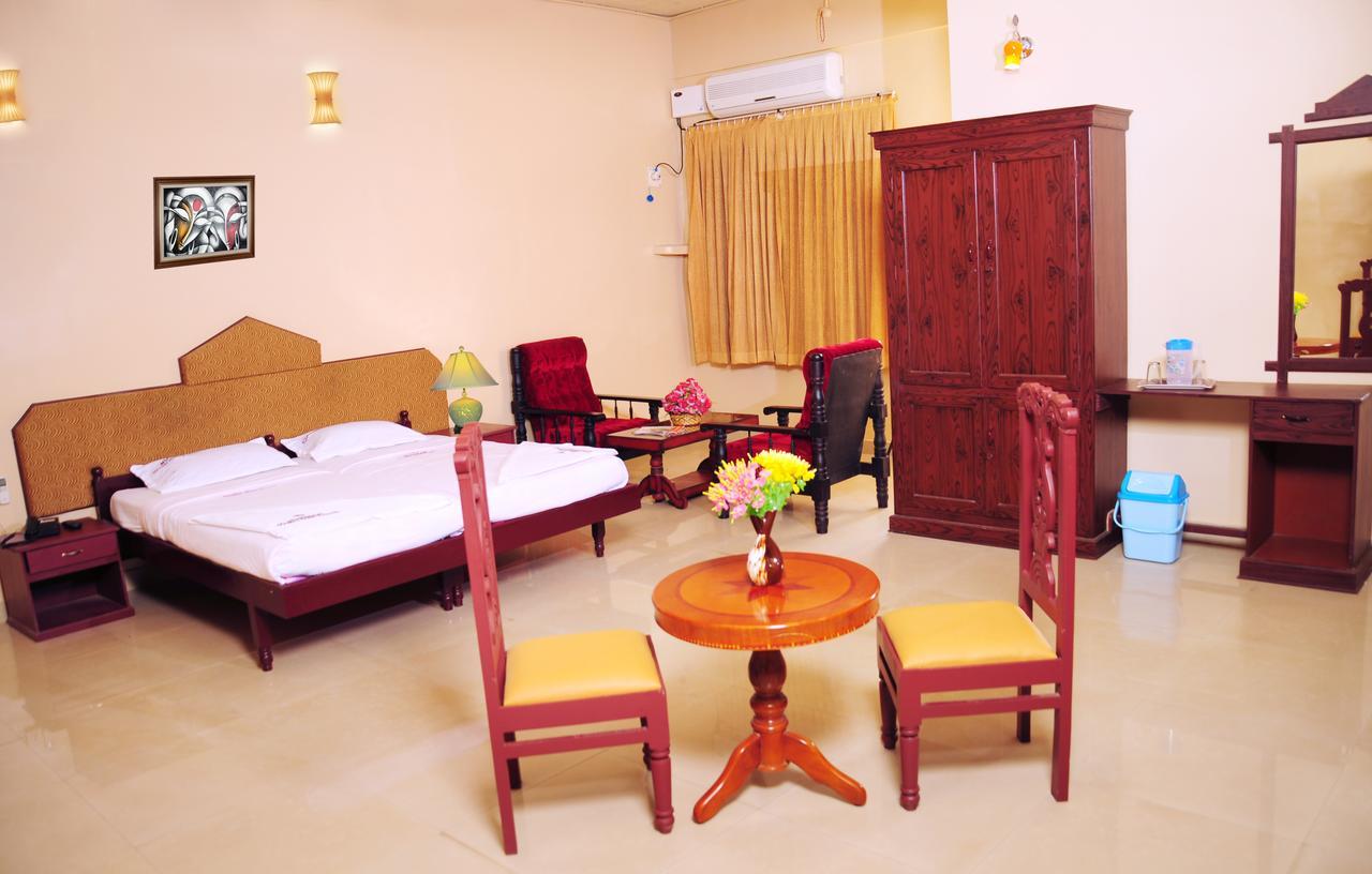 Hotel Nuhman Kondotty Extérieur photo