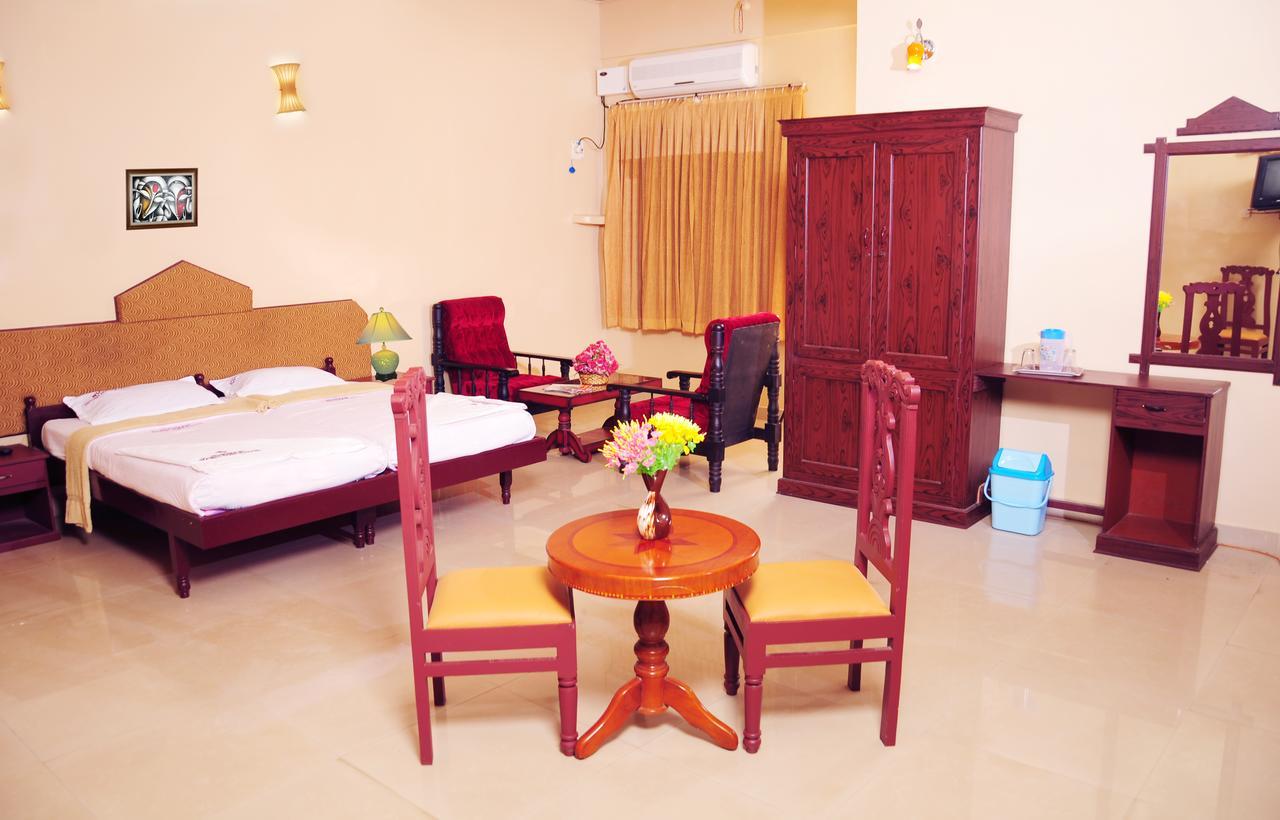 Hotel Nuhman Kondotty Extérieur photo