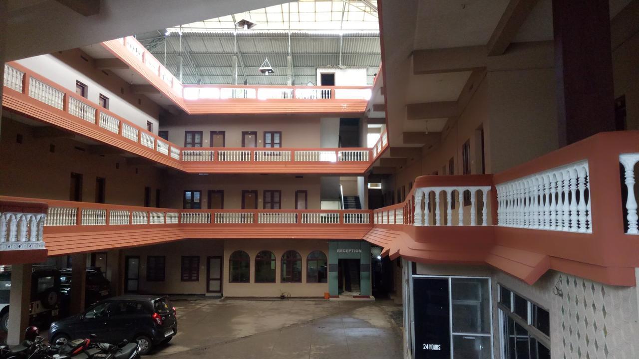 Hotel Nuhman Kondotty Extérieur photo