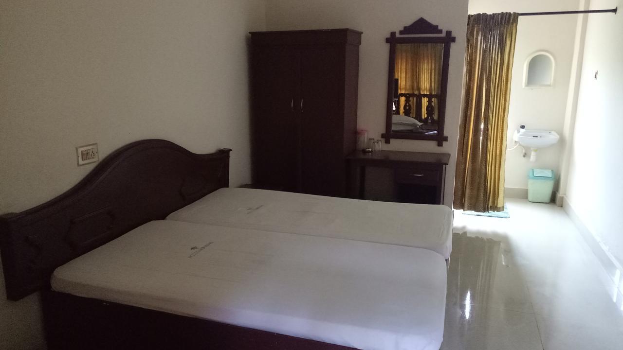 Hotel Nuhman Kondotty Extérieur photo