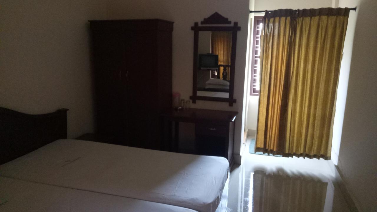 Hotel Nuhman Kondotty Extérieur photo