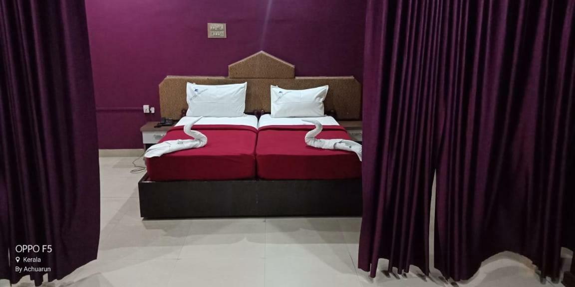 Hotel Nuhman Kondotty Extérieur photo