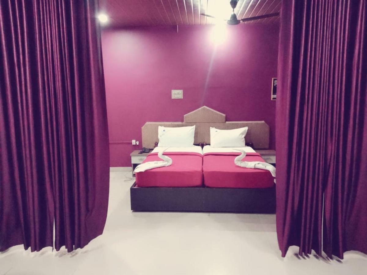 Hotel Nuhman Kondotty Extérieur photo